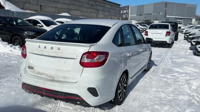 2024 LADA GRANTA. СРАВНЕНИЕ КОМПЛЕКТАЦИЯ CLUB И DRIVE ACTIVE - смотреть видео онлайн от «MegaRetr» смотреть онлайн