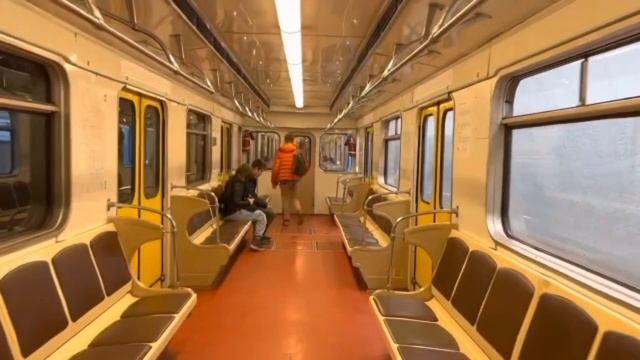 Парадный Еж3 вернулся?! Новости по Мосметро смотреть онлайн
