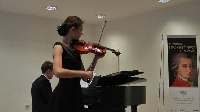 Tchaikovsky - Russian Dance fom Swan Lake / Maria Andreeva смотреть онлайн