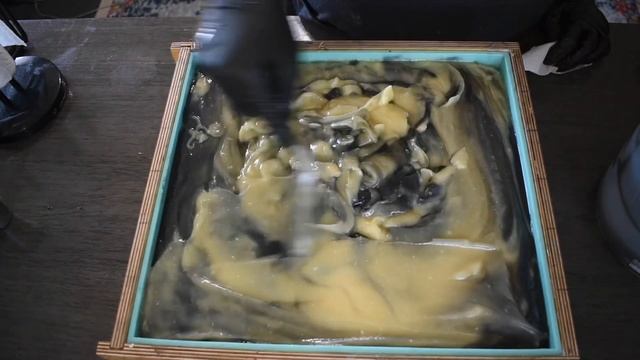 Grapefruit and Bergamot Cold Process Marbled Soap | Heat Transfer Method смотреть онлайн