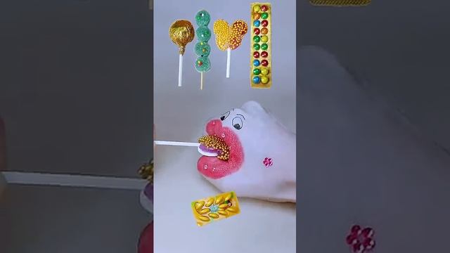 Handy eating show ASMR Eating show Emoticon candy #snacks #candy #asmreatingshow смотреть онлайн