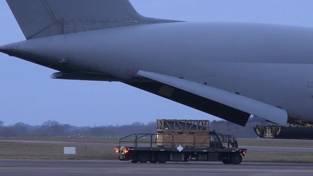 C-5 Galaxy - Arrive - Depart - RAF Fairford - 10/02/22 смотреть онлайн