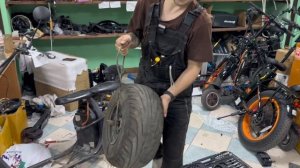 Школа ремонта от магазина Gyroclub. Урок №4 замена мотор колеса на электроскутере Citycoco