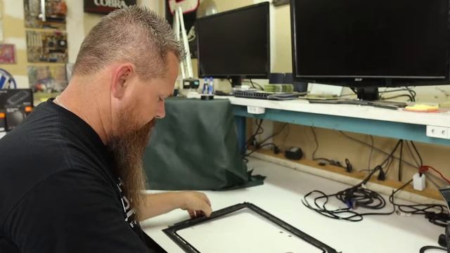 How To Install a Glass Computer Side Panel смотреть онлайн