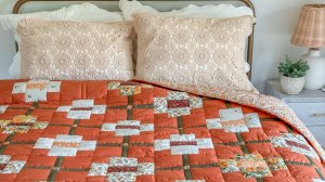 Лоскутные покрывала: теплые традиции для уюта в спальне
