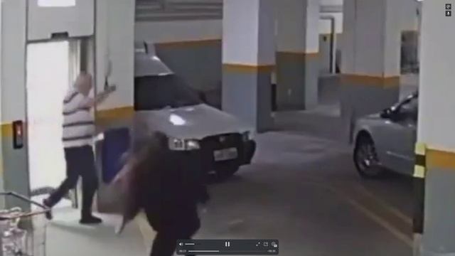 Герой, которого мы не заслужили: парень с катаной кошмарит всех воришек велосипедов в Бразилии. смотреть онлайн