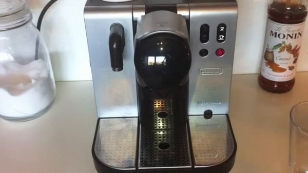 Nespresso DeLonghi Latissima EN 680 First Look and review with Latte Macchiato - english