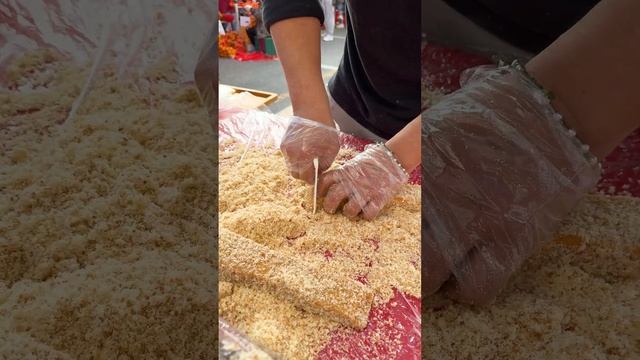 Канал Уличная Еда / Street Food Channel.Приготовление тыквенно - рисового пирога на корейском рынке. смотреть онлайн