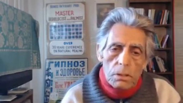 Борис Увайдов. Прогревание щитовидной железы шерстяным шарфом кашне.