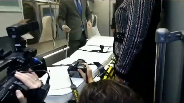 Аксенов осматривает реанимобиль смотреть онлайн