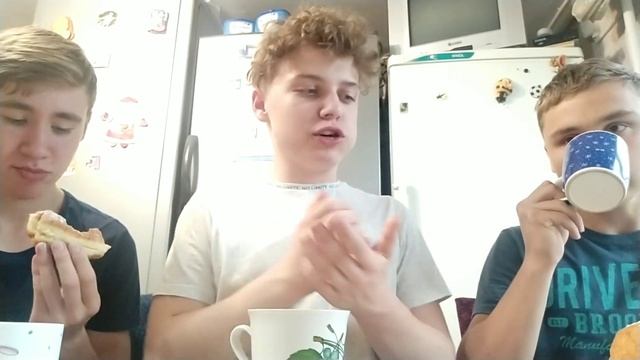 КУШАЕМ ПОНЧИКИ С ЧАЕМ смотреть онлайн