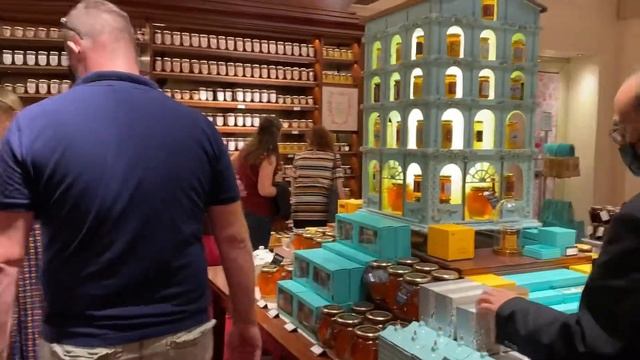SHOPPING AT FORTNUM & MASON LONDON! British posh biscuits😱, London Vlog смотреть онлайн