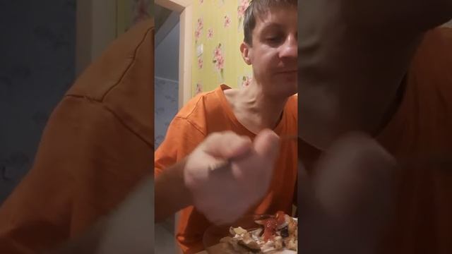 Обжор, картофель и кабачки. Папа сын и я. С новым годом! смотреть онлайн