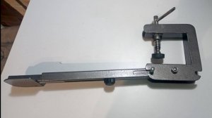 Струбцина для датчика эхолота своими руками.