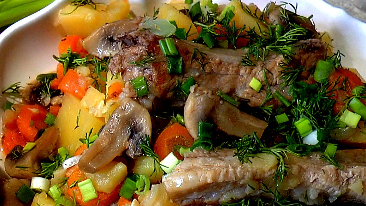 📌 Сочное жаркое из свиных ребрышек - вкусный ужин на всю семью смотреть онлайн