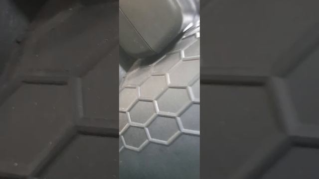 Опция дилера Toyota.Подстаканники за место задней пепельницы. Часть 6.Переставил в нижнее положение