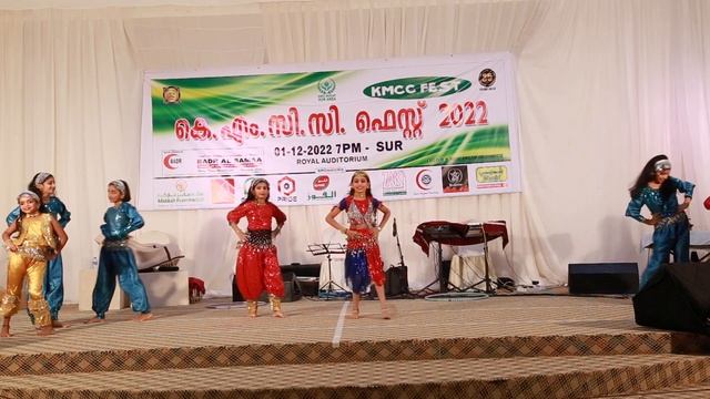 "Yalla Habibi" Arabic Dance by Shivanya and Friends. смотреть онлайн