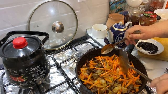 Узбекистан! Мама Люся приготовила мясную шавлю с барбарисом смотреть онлайн
