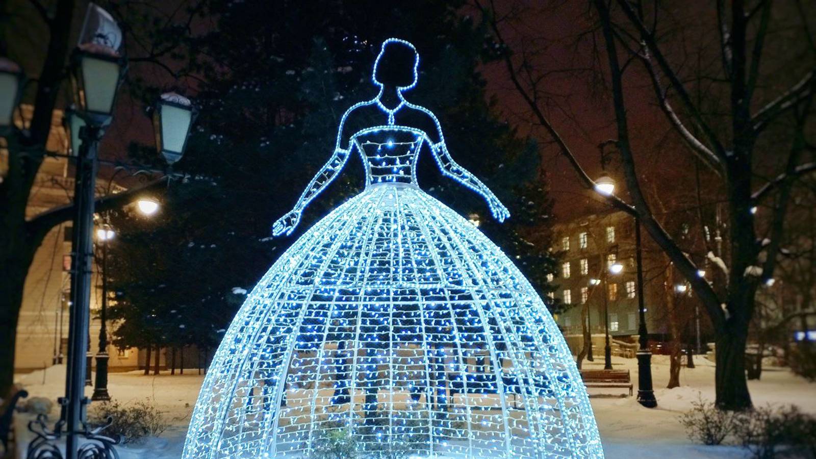 "Под Новый год и Рождество". Чудесная песня для праздничного настроения!)