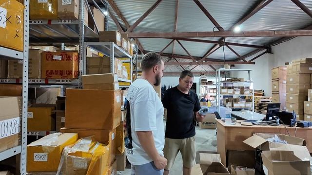 Готовимся на складе к самому высокому сезону продаж на Ozon, Озон. Как выглядит на склад. смотреть онлайн