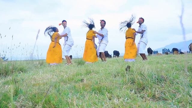Okaash fi Faaxumaa (Bareedduu Afran aql'oo) - New Ethiopian Oromo Music 2019(Official Video) смотреть онлайн