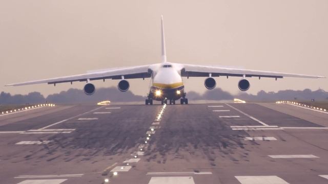 Antonov AN-124 Cargo Plane Landing at RAF Brize Norton AN124 смотреть онлайн