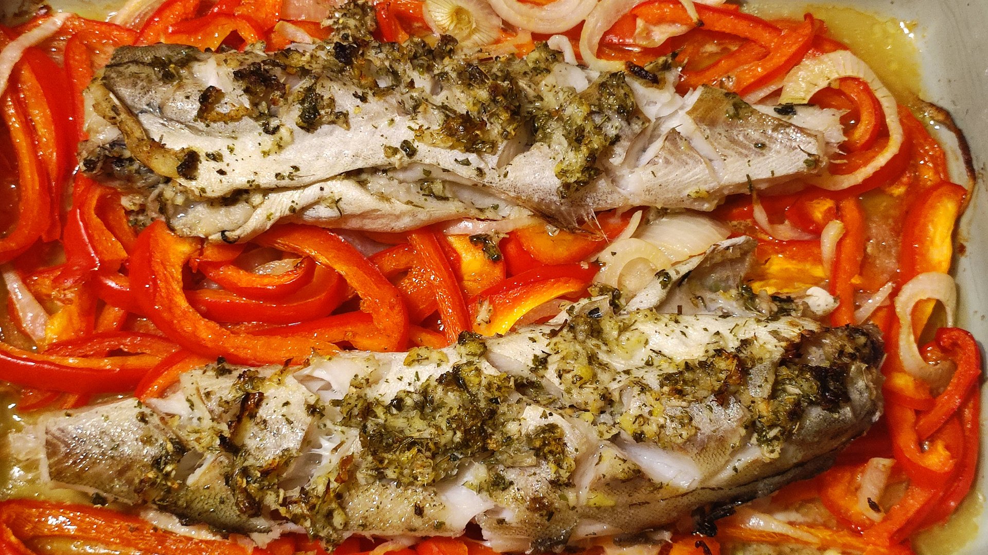 СУПЕР КУХНЯ! Божественная рыба на овощной подушке. Лучший рецепт для сочной рыбы. смотреть онлайн