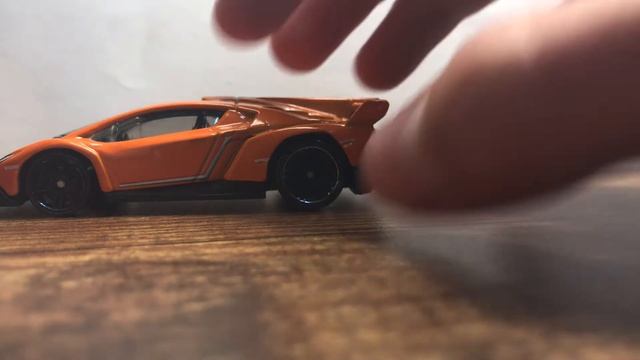 Lamborghini Veneno (Hotwheels Car Review) смотреть онлайн