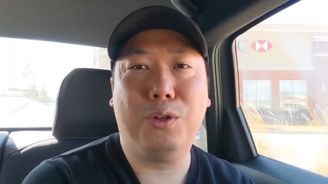 【拍片奇遇記】 主流快餐店也出韓式漢堡 + Jollibee 美味炸雞.肉醬意粉 但最後通通都餵狗仔 | My Jollibee Got Eaten By Dogs 😢😢 смотреть онлайн