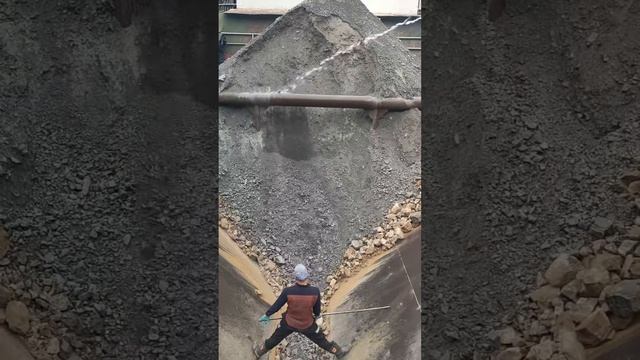 Разгрузка баржи | 3000 тон фосфоритной руды