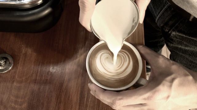 [133] Barista Latte Art - Rosetta (in 4K) смотреть онлайн