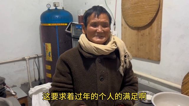 临近过年气温低，中午大棚炫面条，菠菜整根不用切，拽着吃才过瘾 смотреть онлайн