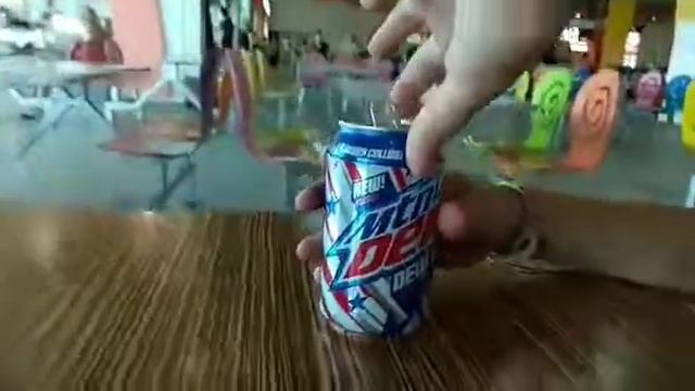 Вскрываем банку mtn dew из ларька с американскими сладостями!!! смотреть онлайн