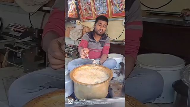Tea from more 60 years old shop||Bapu Tea Stall #Chai #oldshop #decades #trending #shorts #foooodud смотреть онлайн