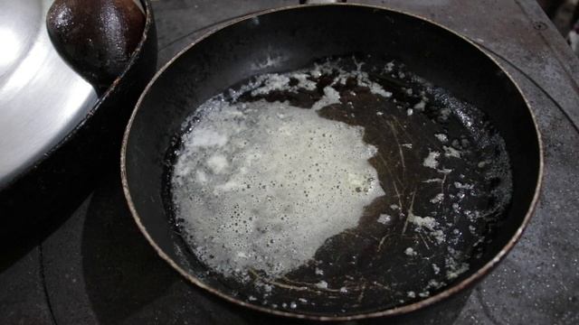 Delicious Breakfast Cooked on Wood Burning Stove смотреть онлайн