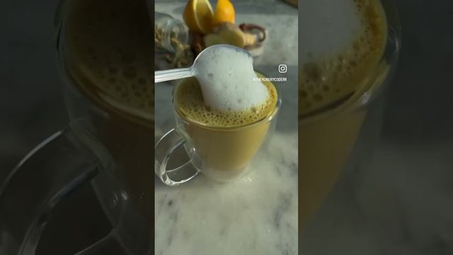 Golden Latte #latte #golden #goldenlatte #turmeric #drinks #recipeshorts #recipeshare #recipe #fooo смотреть онлайн