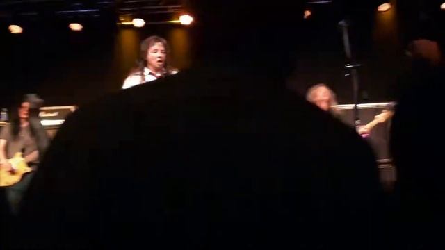 Riff/Raff - Shoot To Thrill смотреть онлайн