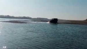 Вездеход Тайпан по воде.