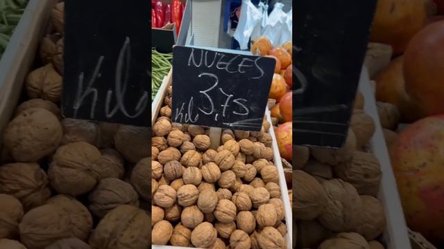 Где в Валенсии самые низкие цены на фрукты и овощи? смотреть онлайн