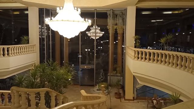 наш холл отеля титан к палас смотреть онлайн