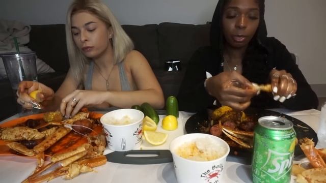 RANDOM CRAB BOIL MUKBANG FT MILLY смотреть онлайн