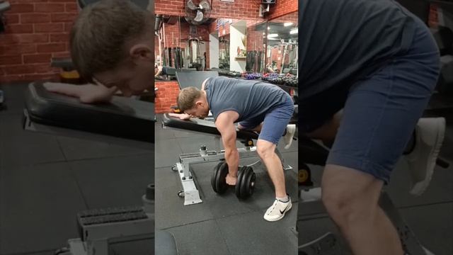 Нашел самую большую гантель у себя в тренажёрном #атлетизм #спорт смотреть онлайн