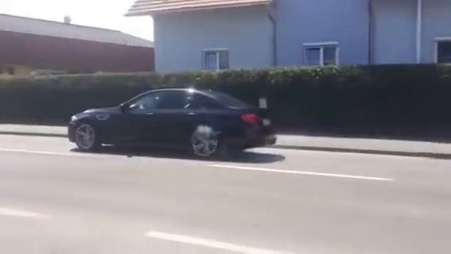 BMW M5 F10 Burnout смотреть онлайн