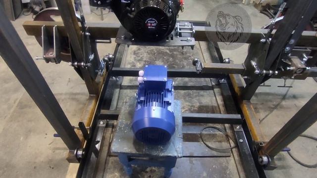 Новая самодельная ленточная пилорама с пропилом 1100мм . смотреть онлайн