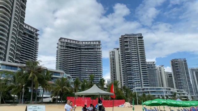 Леонидис на Сильвер бич / Silver beach смотреть онлайн