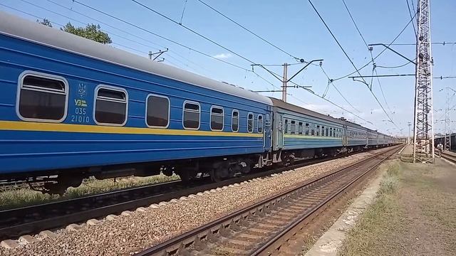 ЧС7-308 с пассажирским поездом смотреть онлайн