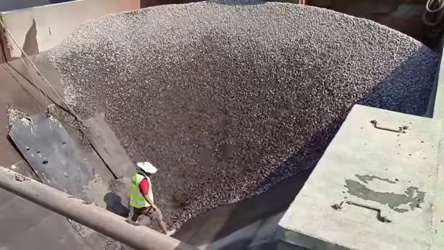 Разгрузка баржи | Процесс саморазгрузки баржи смотреть онлайн