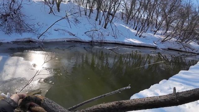 РУЧЕЙ СНОВА РАЗДАЁТ ЩУКУ НА СПИННИНГ! РЫБАЛКА 2024 НА РЕКЕ ВЕСНОЙ! смотреть онлайн