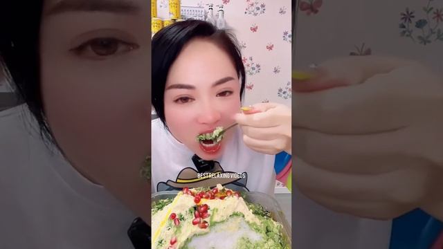 Best matcha green tea powder & Eating matcha powdered ice & matcha benefits & Matcha ice mukbang 10 смотреть онлайн