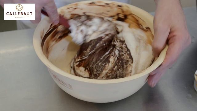A Chocolate Moelleux recipe with Callebaut chocolate смотреть онлайн
